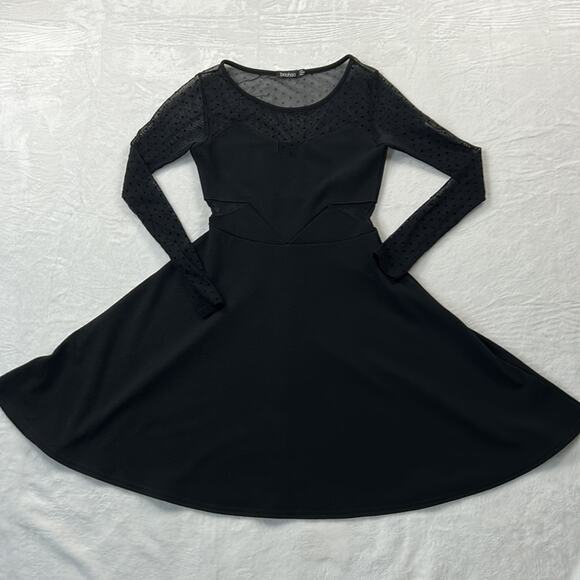 Boohoo Peekaboo mesh fit and flare little black cocktail party dress, size 4 - Picture 2 of 8